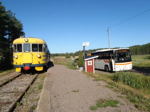 Tilausjuna ja Porvoon paikallisliikenne kohtaavat Haksissa 2022